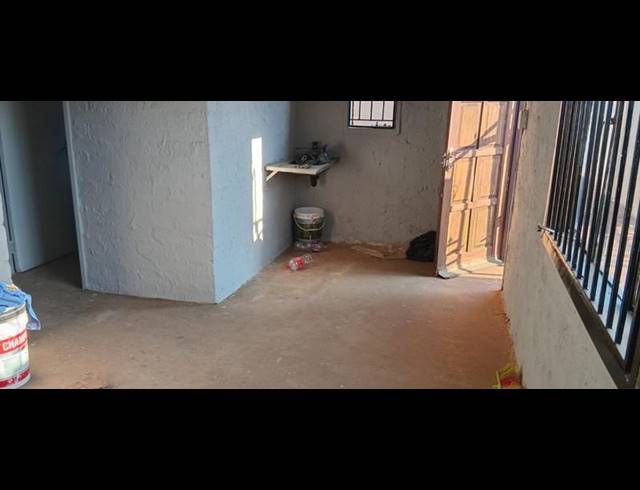 2 BEDROOM HOUSE FOR SALE IN THULANI